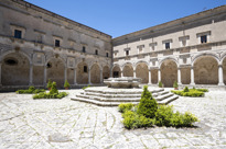 Chiostro 2