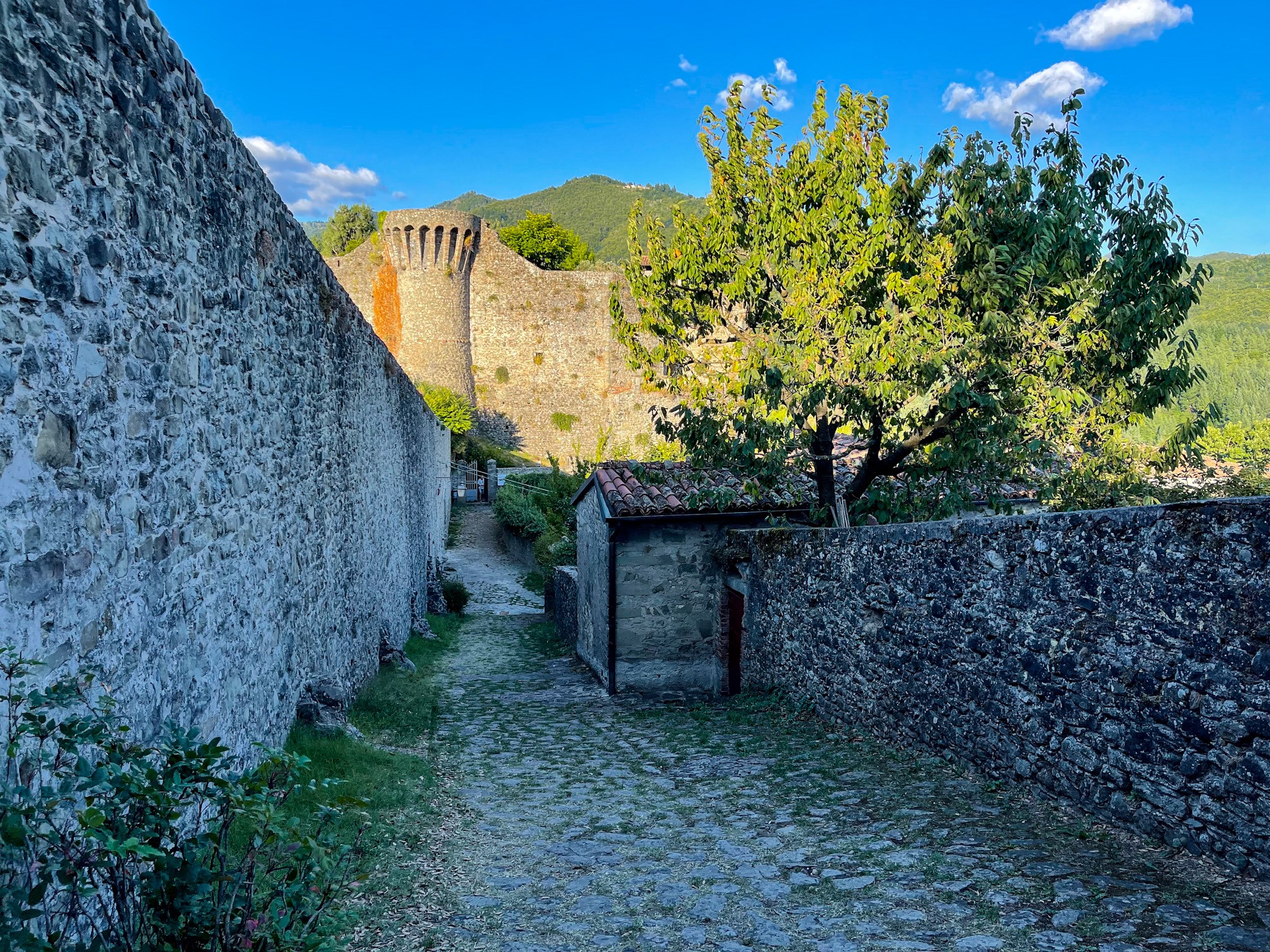 Igennem Castiglione