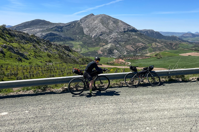 Vi Har Forladt Caminito Del Rey Og Vi Cykler Mod Antequera
